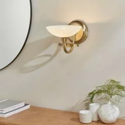Vogue Lighting Vogue Cagney Wall Light Brass
