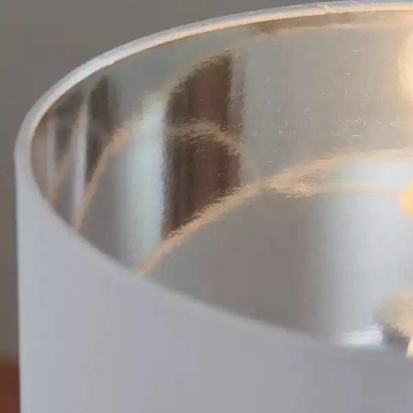 Vogue Lighting Vogue Courtland Table Lamp 5 Vogue Lighting Vogue Courtland Table Lamp - Image 3