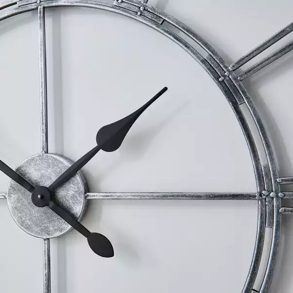 Dunelm Indoor Outdoor Skeleton Clock 100cm Chrome 6 Dunelm Indoor Outdoor Skeleton Clock 100cm Chrome - Image 4